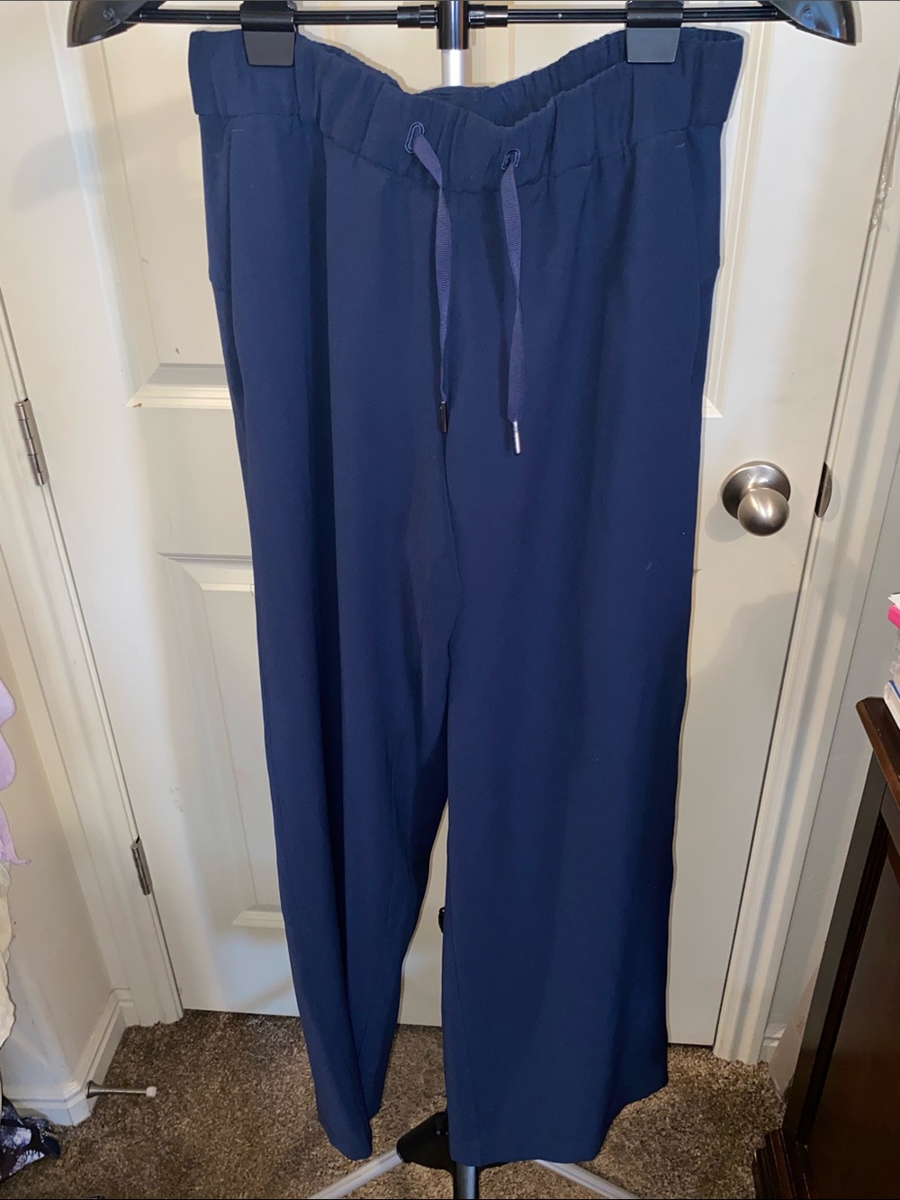 LULULEMON DARK BLUE PANTS SIZE 6